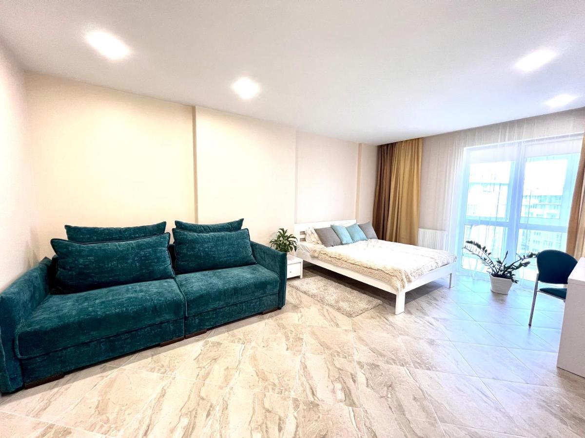 Osapart Romantic Apartment In The Complex Great Britain Lviv Kültér fotó
