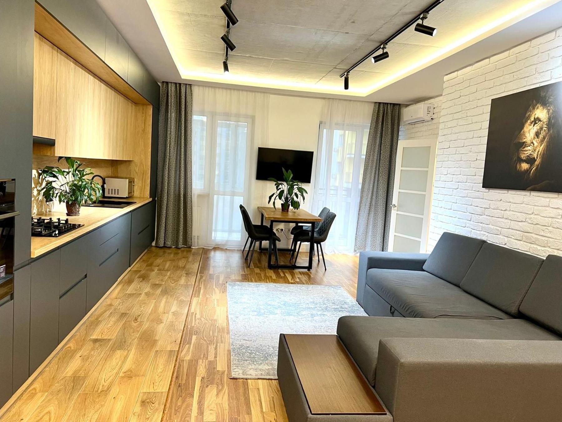 Osapart Romantic Apartment In The Complex Great Britain Lviv Kültér fotó